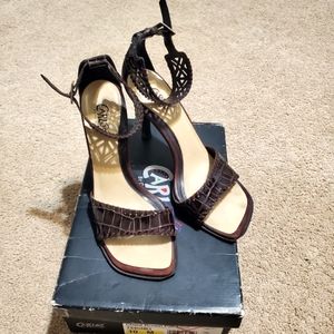 Carlos Santana Brown Crocodile Pattern Heel